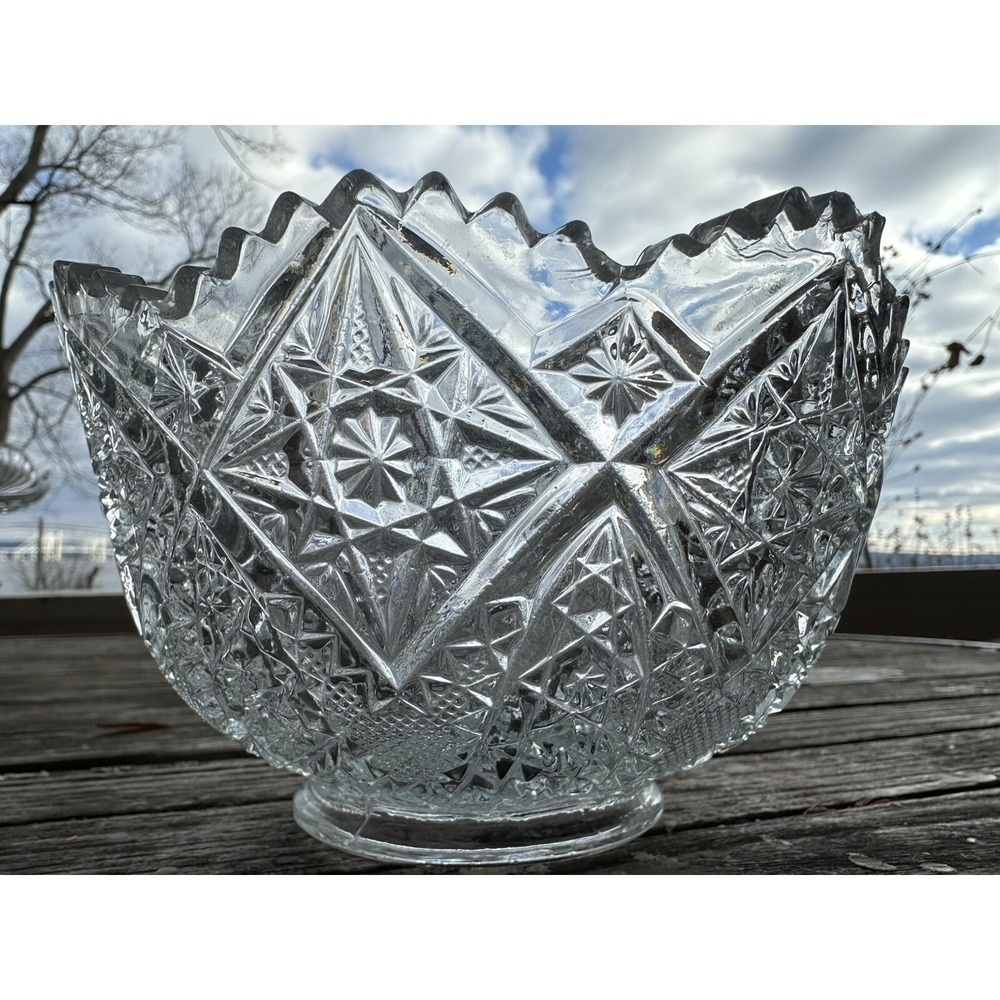 Antique Pressed Glass Bowl Saw Tooth Peaks Rim Stars Vintage Candy Dish